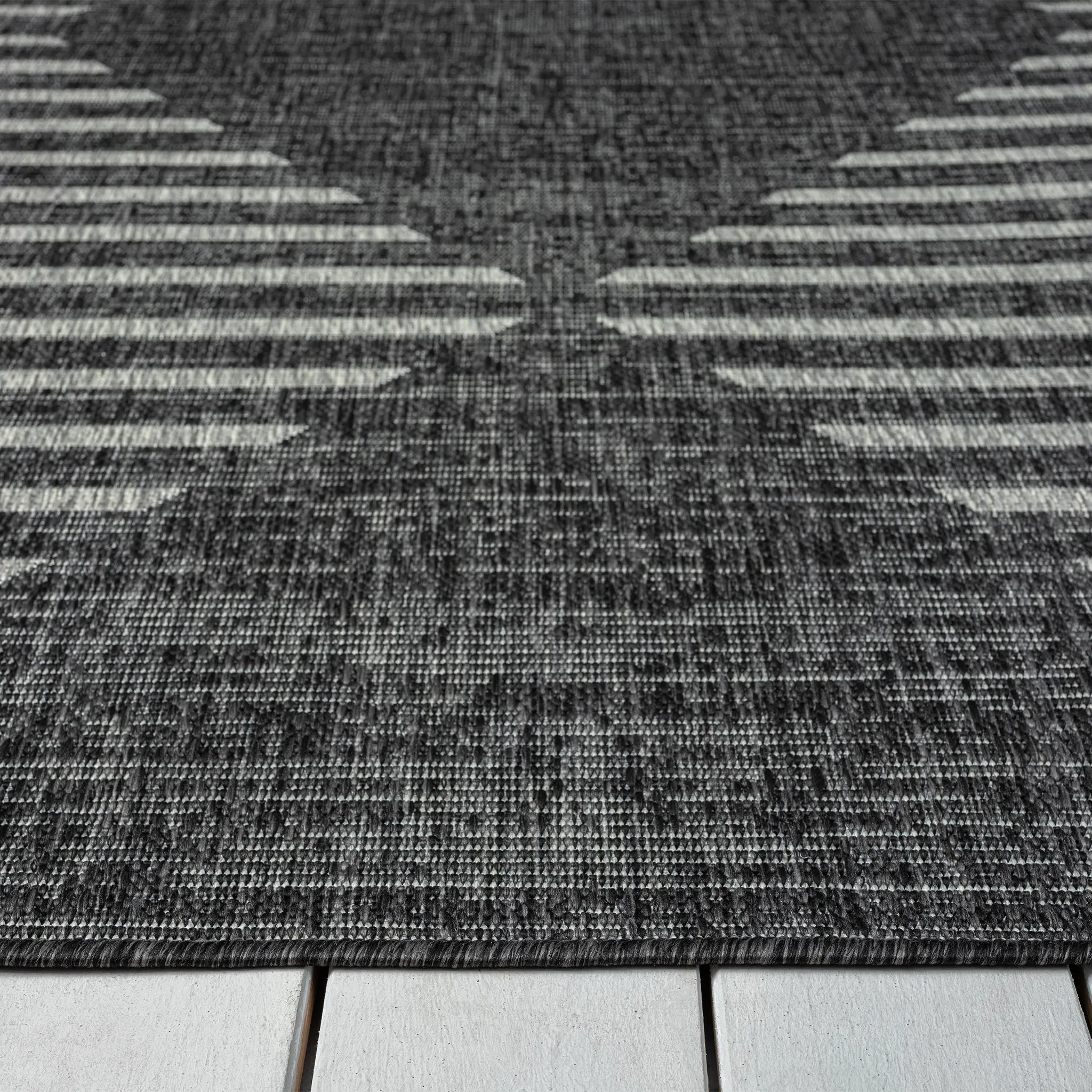 Alfresco 425 Ebony Black Rug - Modern Dark Accent Rug
