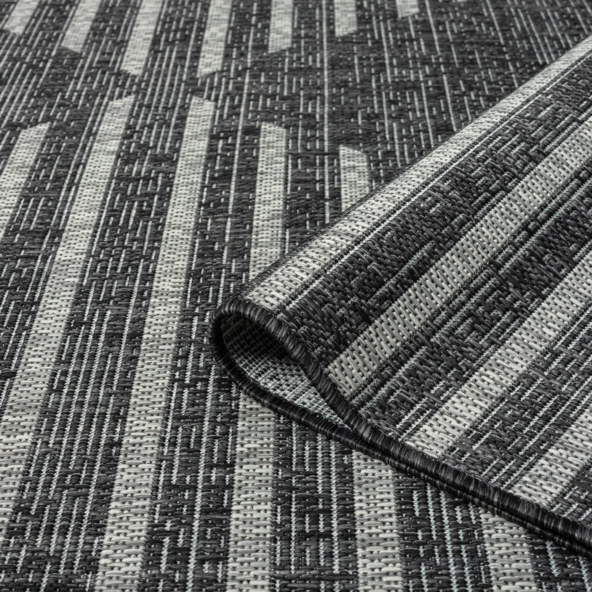 Alfresco 425 Ebony Black Rug - Modern Dark Accent Rug
