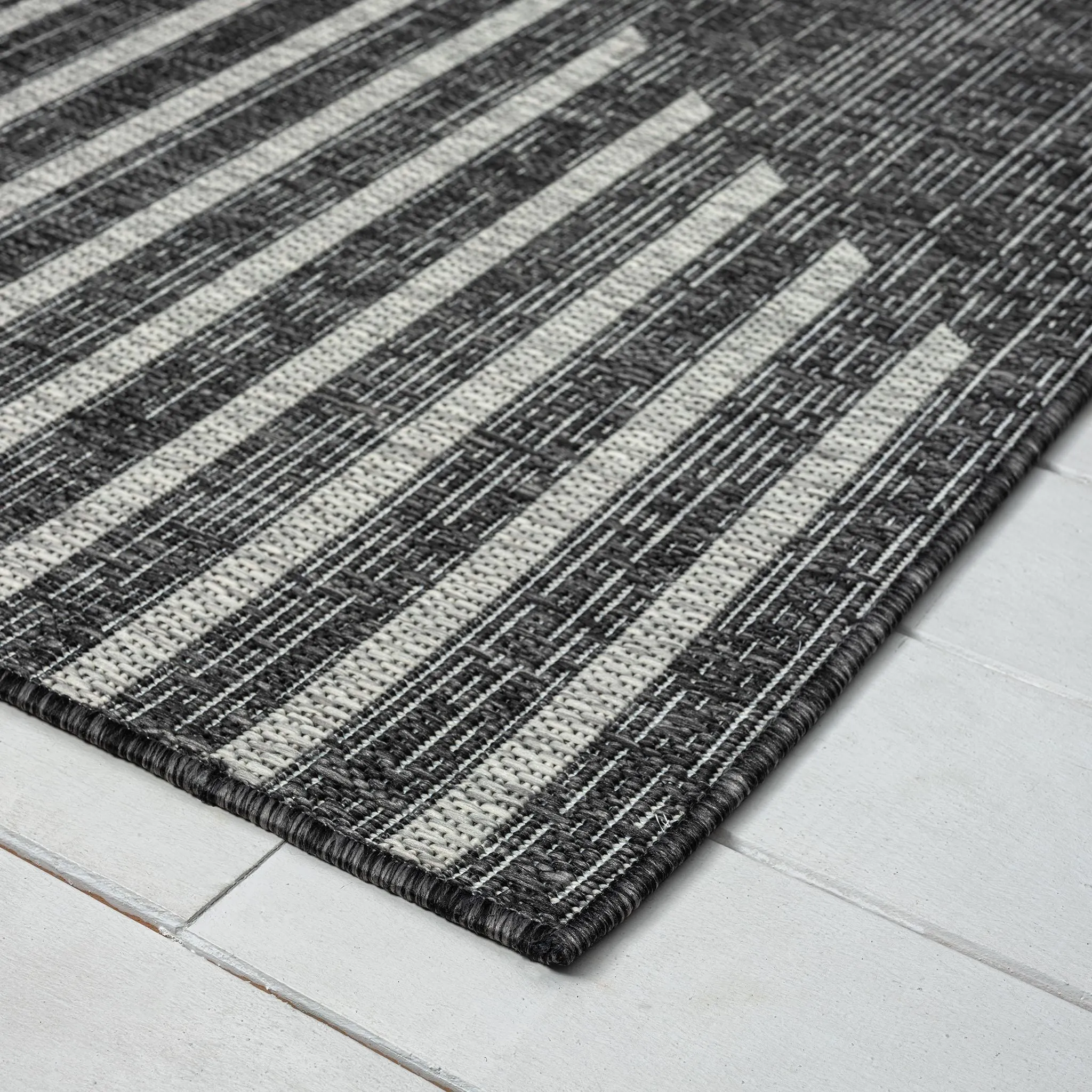 Alfresco 425 Ebony Black Rug - Modern Dark Accent Rug