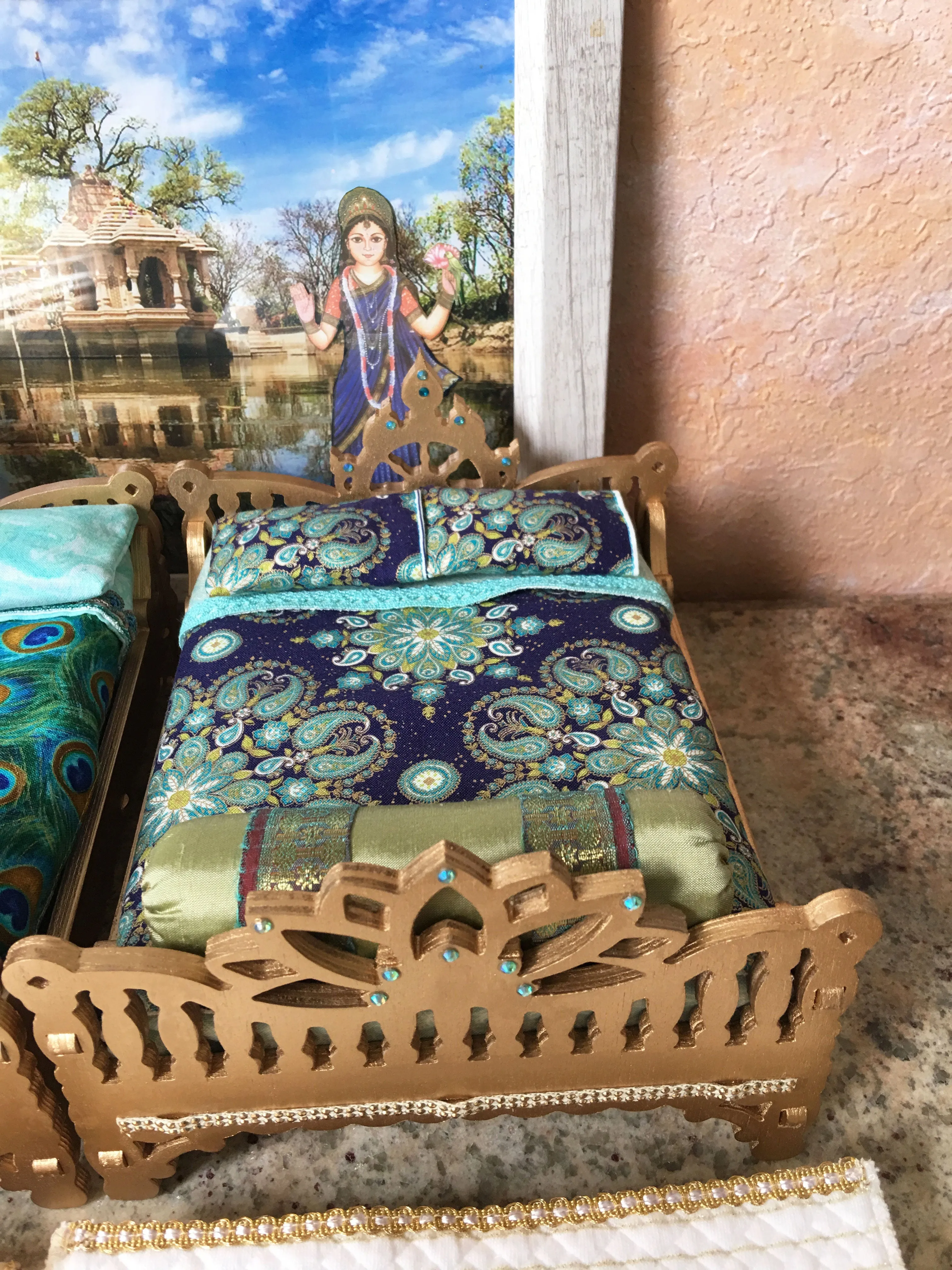 Chakra Lotus - Diwali Sky Bed - 8" Inch